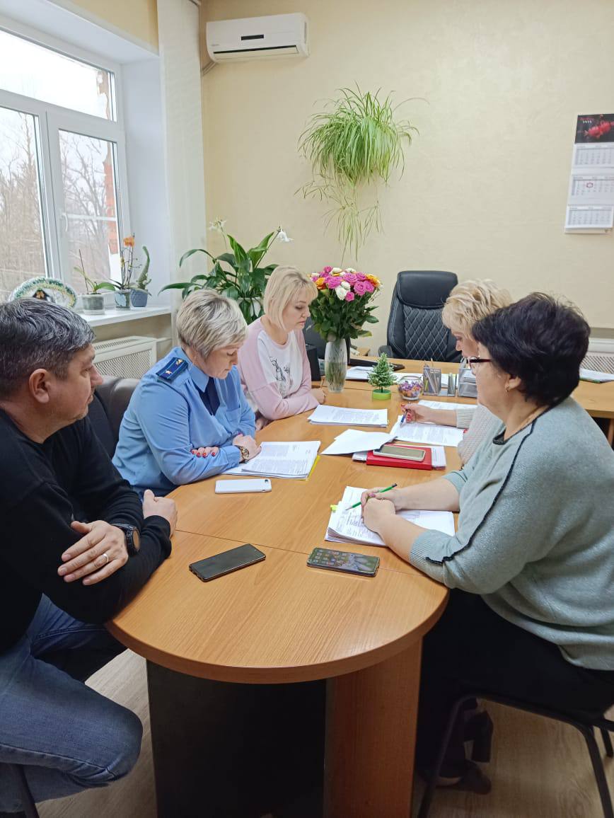 11.12.2024 в здании администрации муниципального образования Киреевский район состоялось заседание комиссии по рассмотрению представлений Киреевской межрайонной прокуратуры..